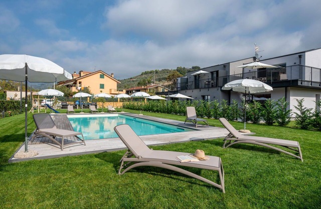 Lovely apartment for 6 people with A/C, WIFI, pool, TV, terrace and pets allowed