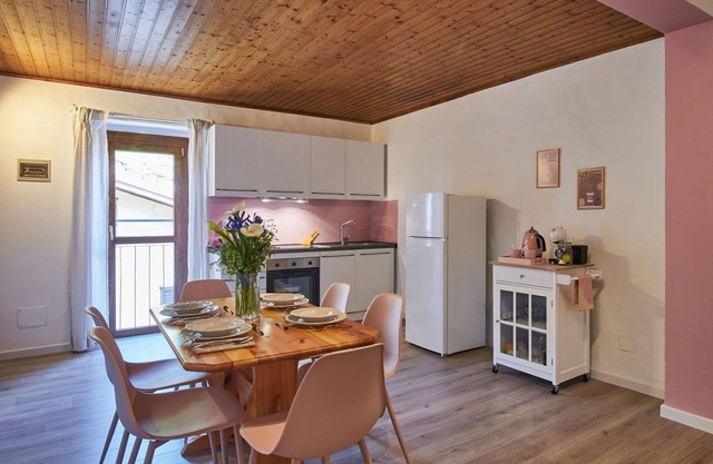 Lovely apartment for 6 people with WIFI, TV and pets allowed