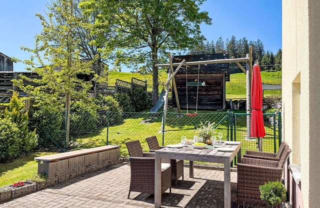Lovely apartment for 3 guests with WIFI, TV, patio, pets allowed and parking