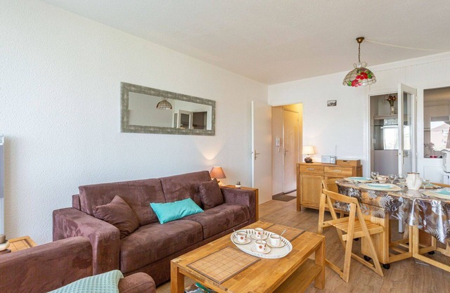 Lovely apartment for 4 guests with TV, balcony and parking