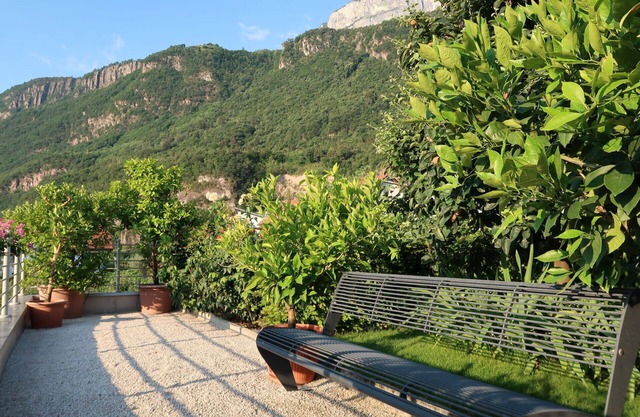 Lovely apartment for 4 people with WIFI, pool, TV, patio and parking