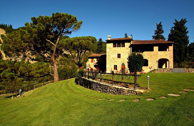 Lovely apartment for 6 guests with pool, WIFI, TV, pets allowed and parking