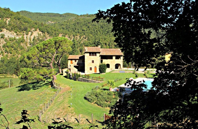 Lovely apartment for 4 guests with pool, WIFI, TV, pets allowed and parking