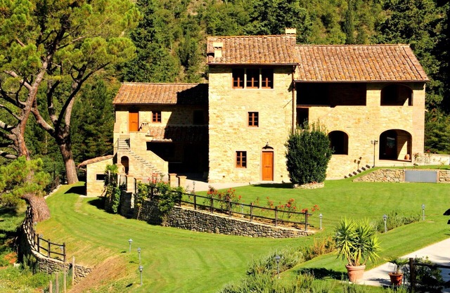 Lovely apartment for 4 guests with pool, WIFI, TV, pets allowed and parking