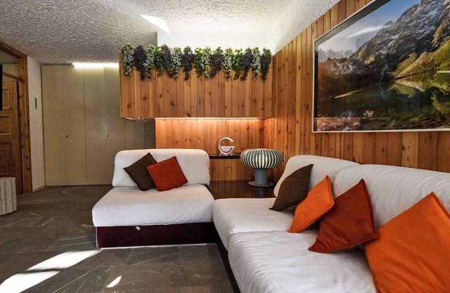 Lovely apartment for 4 people with WIFI, TV, pets allowed and parking