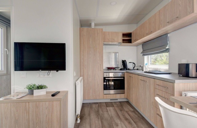Lovely apartment in villa for 4 guests with WIFI, TV and parking