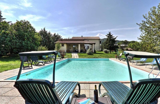 Lovely apartment in villa for 5 guests with pool, WIFI, TV and balcony