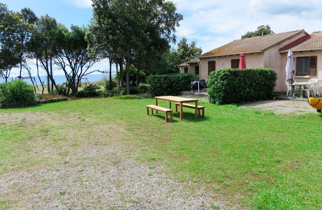 Lovely apartment in villa for 2 people with WIFI, terrace and parking