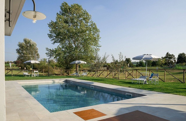 Lovely apartment in villa for 2 people with A/C, pool, WIFI, TV and parking