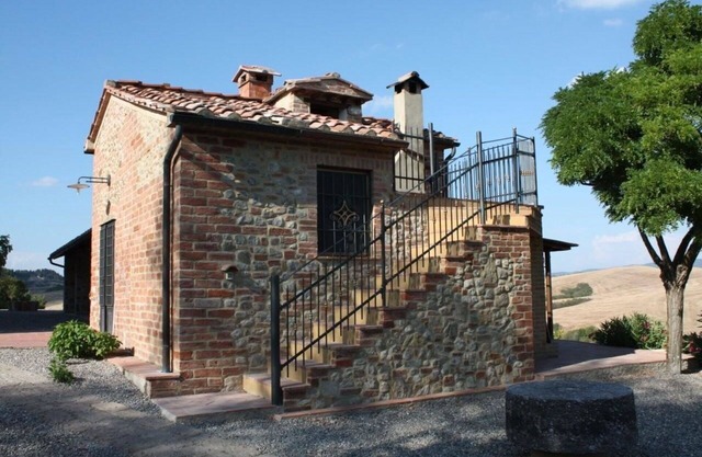 Lovely apartment in villa for 5 people with pool, WIFI, panoramic view and parking