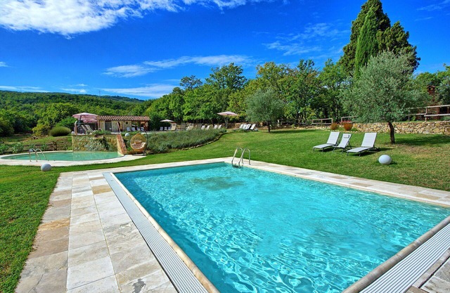Lovely apartment for 3 people with pool, WIFI, TV, pets allowed and parking