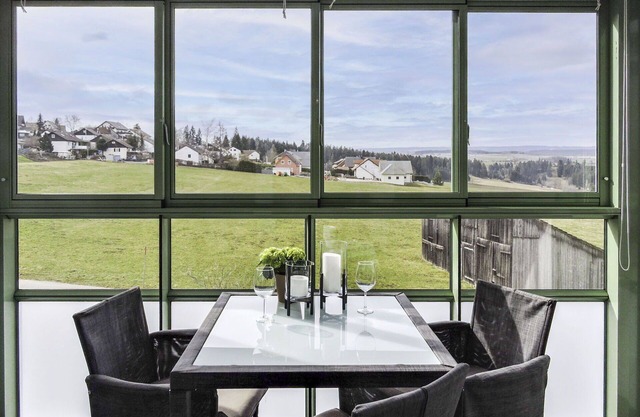 Lovely apartment with pool, WIFI, TV, balcony, pets allowed, panoramic view and parking
