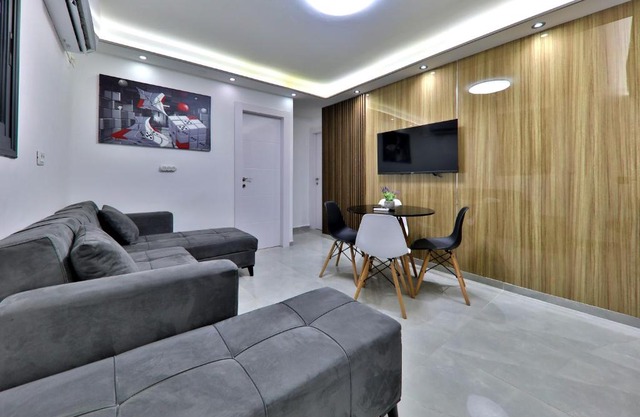 Lovely apartment with a terrace in the center of Haifa