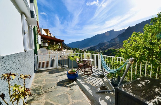 Lovely apartment with enormous outside area in Mogan