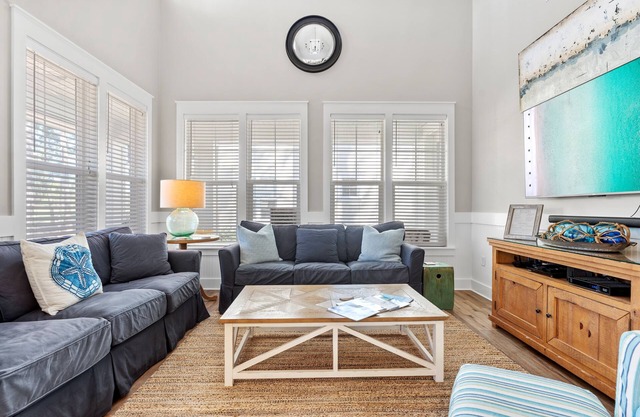 Lovely Beach Cottage w/6-Seat GOLF CART! Pool, Beach Tram, Golf Course Views