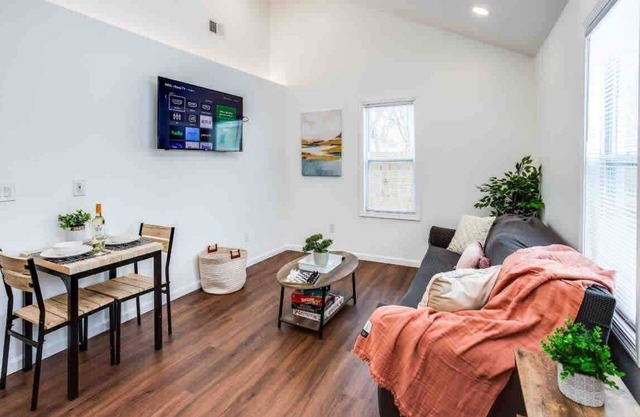 {Lovely Casita w/King Bed mins DTWN}