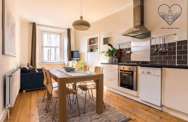 Lovely central Edinburgh apartment