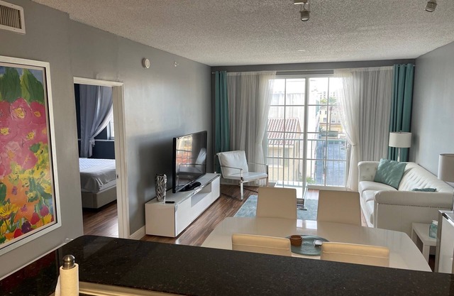 Lovely condo in the heart of downtown Cityplace
