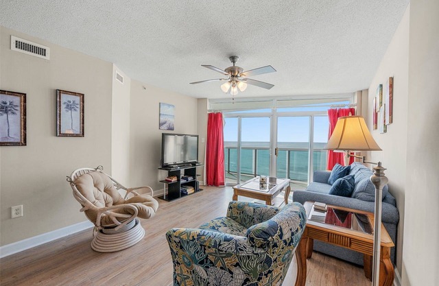 Lovely Condo, Direct Oceanfront Views, Pools | Crescent Keyes - 1209