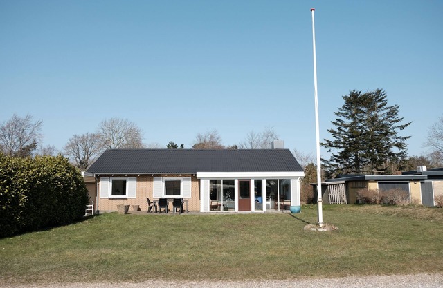 Lovely cottage in quiet surroundings close to Ejerslev harbor and the Limfjord.