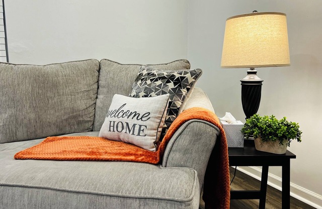 Lovely Home away from Home - A 4-bedroom home on the west side of Indianapolis