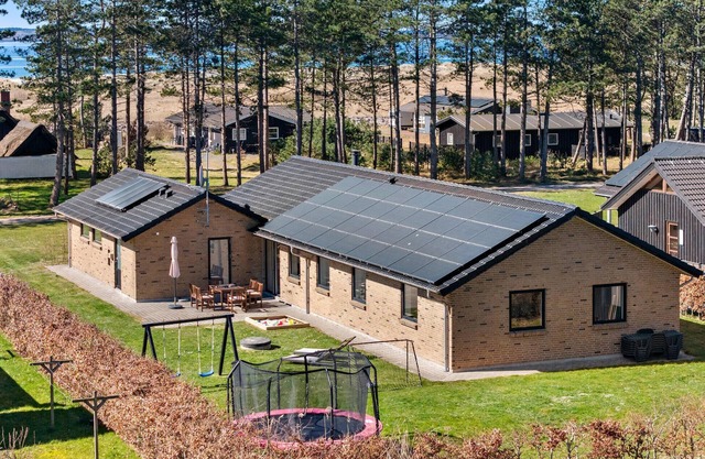 Lovely home in Ebeltoft with sauna