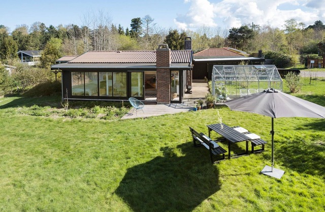Lovely home in Fårevejle with WiFi