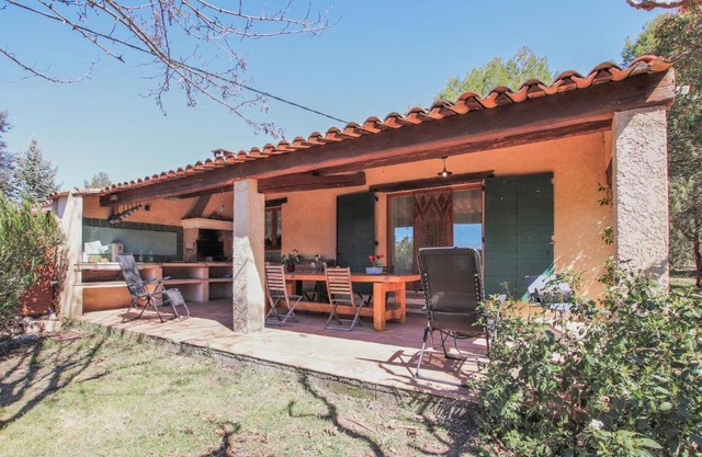 Lovely Home In Fox Amphoux With Kitchen