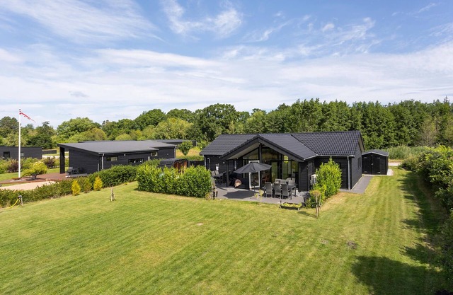 Lovely home in Glesborg with kitchen