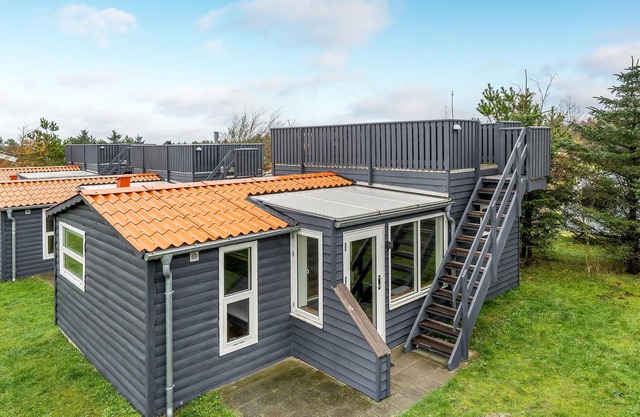 Lovely home in Hanstholm with kitchen