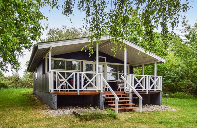 Lovely home in Humble with kitchen
