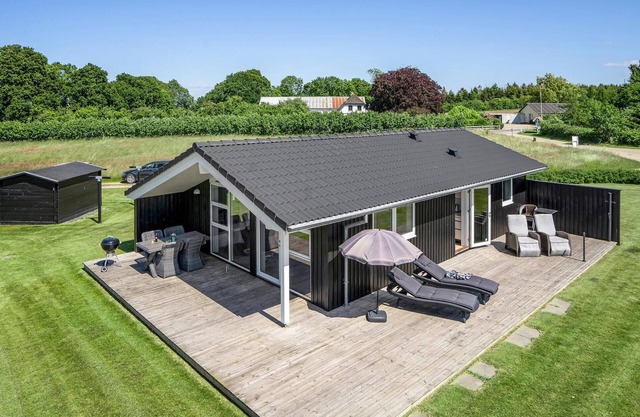 Lovely home in Nordborg with kitchen