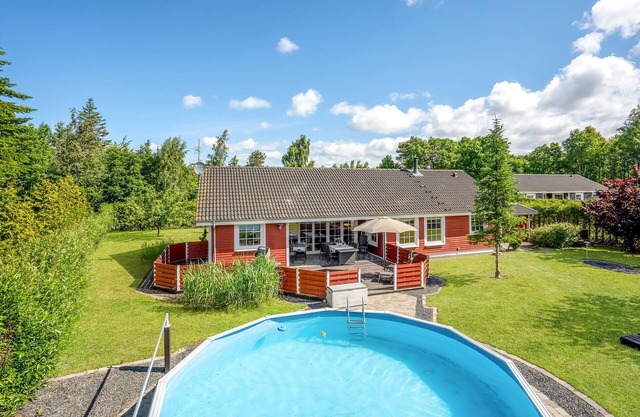 Lovely home in ørsted with WiFi