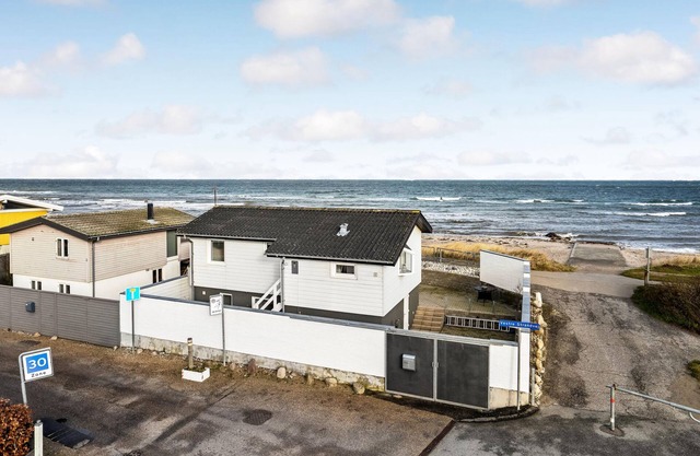 Lovely home in Otterup with kitchen
