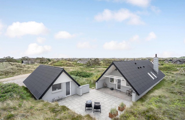 Lovely home in Ringkøbing with kitchen