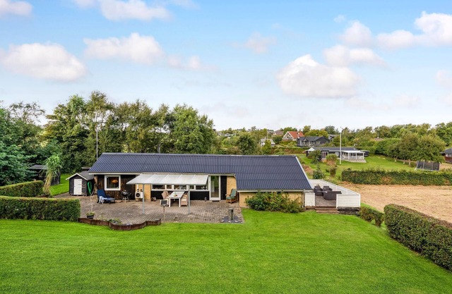 Lovely home in Roslev with WiFi