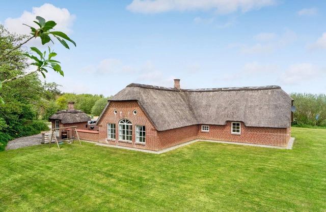 Lovely home in Ulfborg with sauna