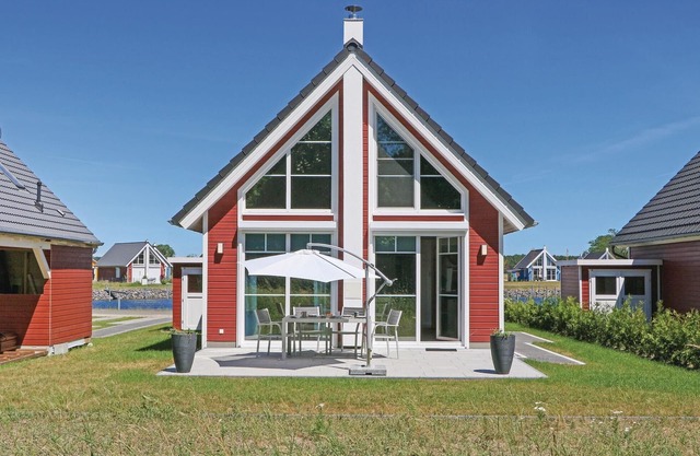 Lovely home in Zerpenschleuse with WiFi