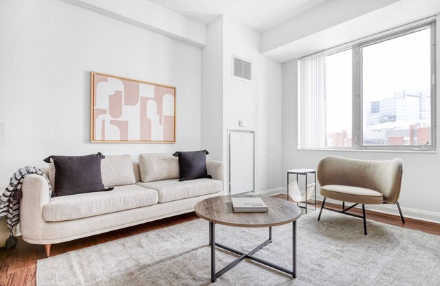 Lovely Kendall Square 1BR w/Concierge & Gym, steps to MIT, by Blueground