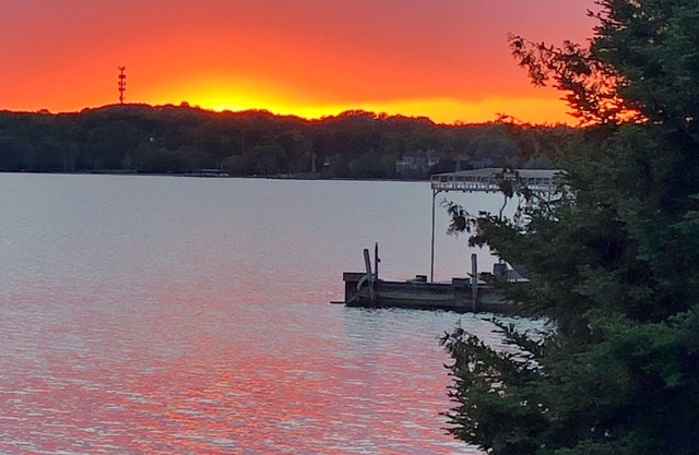 Lovely lakefront home with stunning view of the lake
