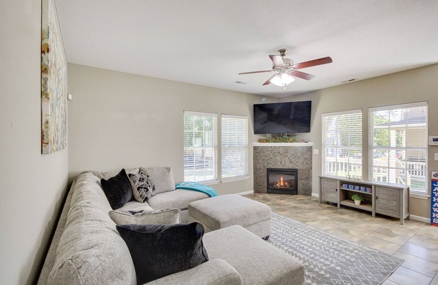Lovely Lawrence Home - 3 Blocks to KU!
