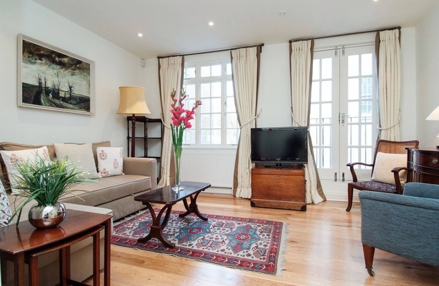Lovely Mews House in Westminster
