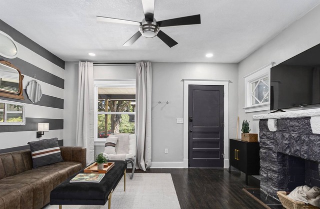 Lovely One Bedroom in South Hyde Park 49