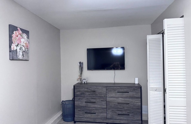 Lovely room with WiFi and coffee area in Marietta for a cozy getaway