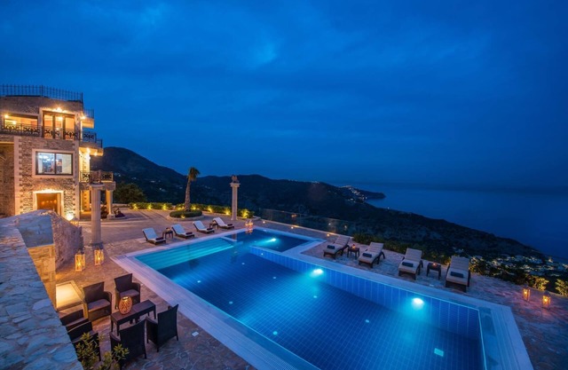 Lovely Sea Views 5 bedroom villa in Rodia