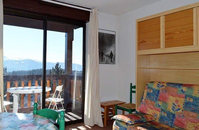 Lovely studio cabin for 4, balcony, parking, Bolquère-Pyrénées 2000