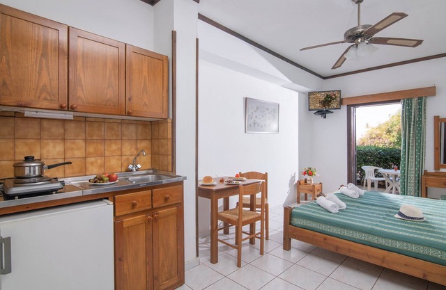 Lovely Studio with shared pool & Beautiful Garden