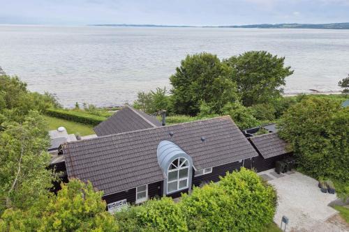 Lovely Summer House With A View And Outdoor Spa
