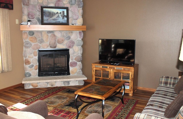 Lower, beach view 2 bedroom @ Wild Eagle Lodge