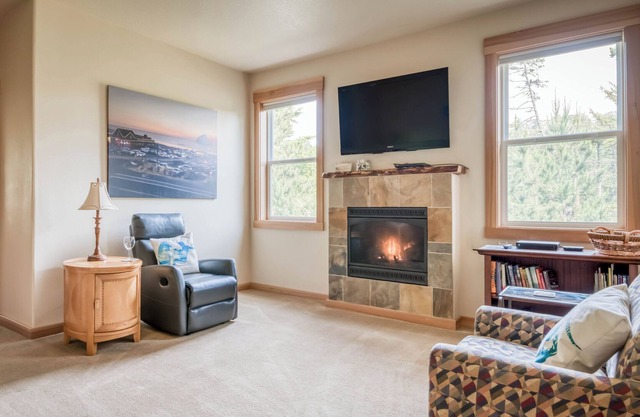 Lower Level Pet Friendly Cozy Retreat with Beach Access Nearby